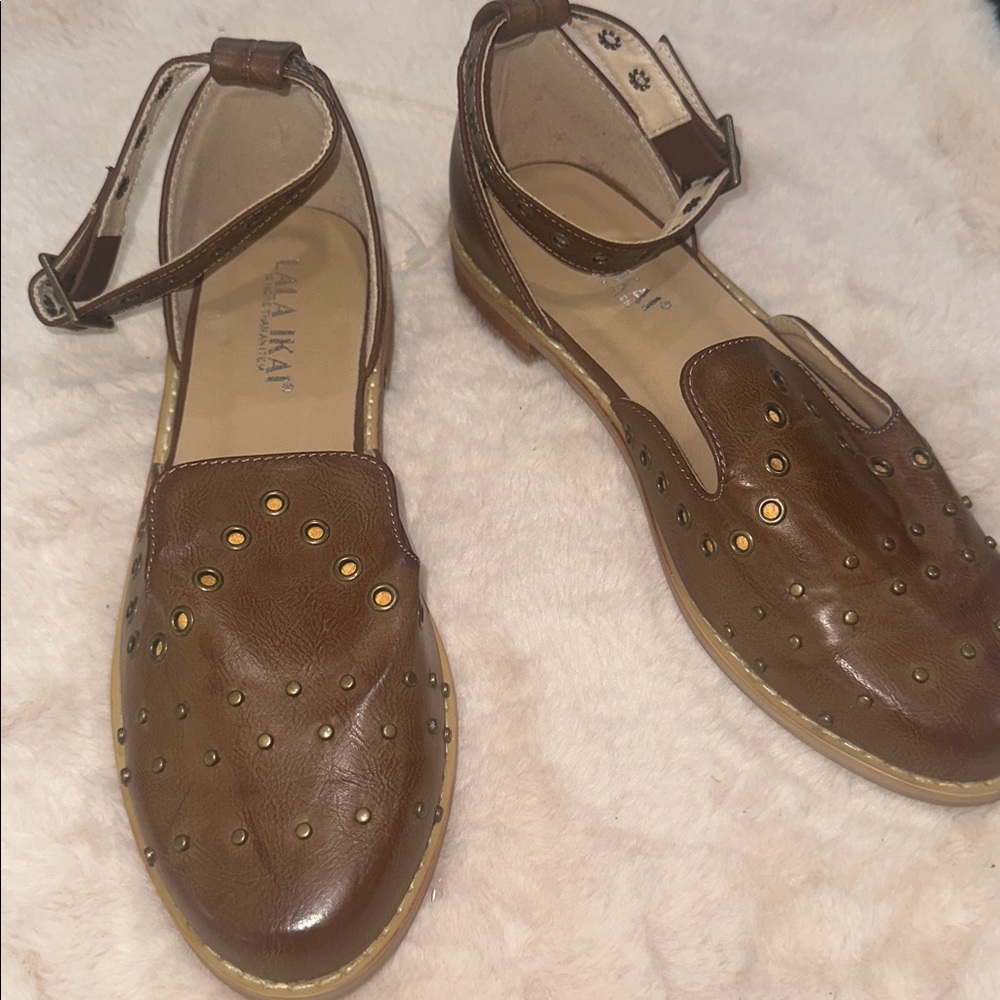 LALA IKAI Women Studded Flat Sandal Closed Toe Ankle Strap Leather Cut Out Shoes